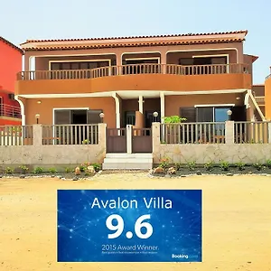  Apartment Avalon