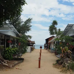 bluesky-beach-bungalows.koh-lantahotels.net/